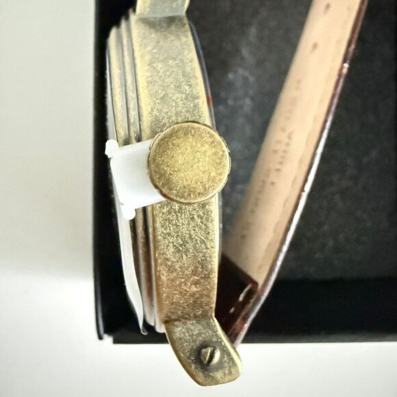 NWT - Disney Adult Vintage Analog Quartz Watch - Picture 9 of 15